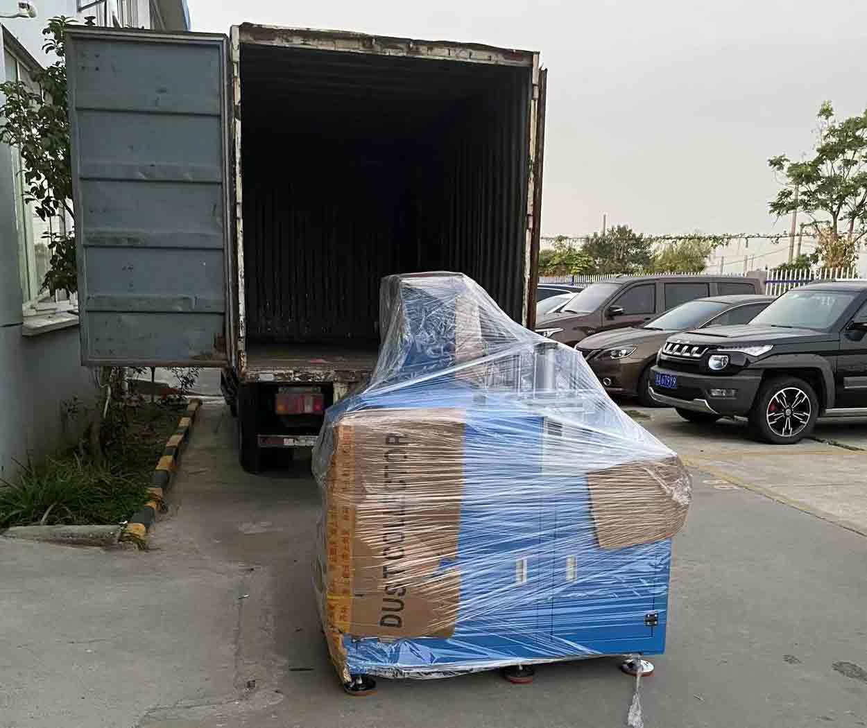 SDY-Q450自動型材切割機設備發(fā)貨圖 SDY-Q450自動型材切割機設備發(fā)貨圖